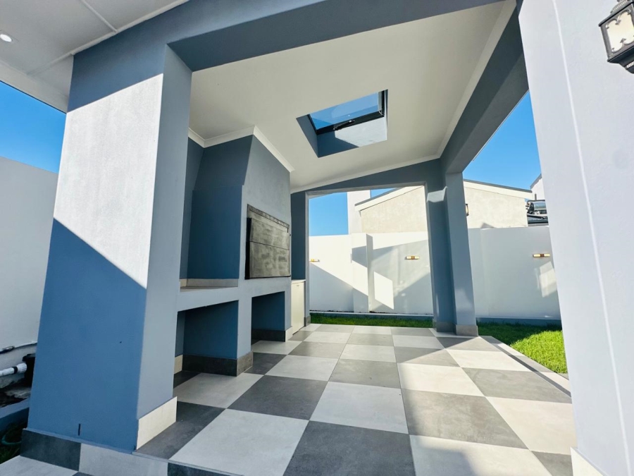 4 Bedroom Property for Sale in Sandown Western Cape